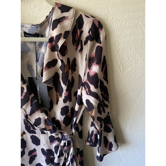 PrettyLittleThing | Leopard Print Wrap Dress - Picture 7 of 9
